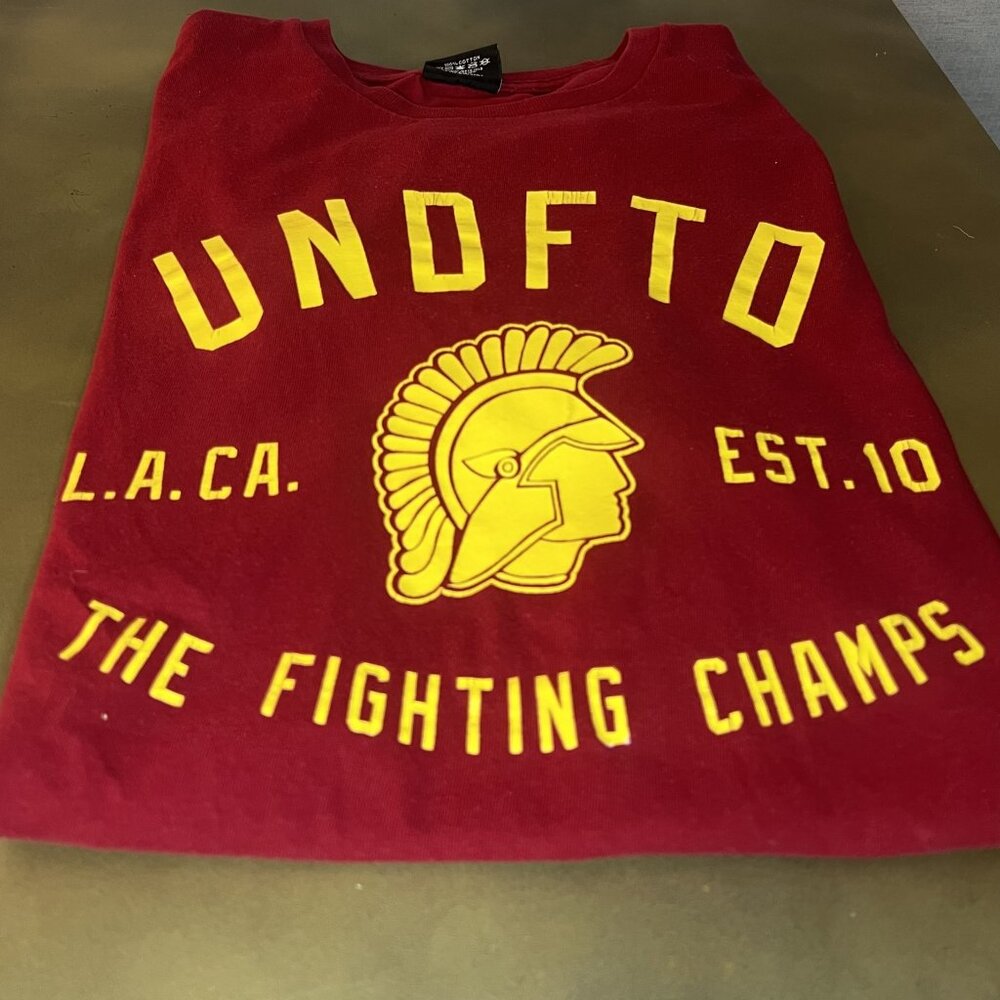 Rare Vintage 2010s UNDFTD Undefeated Trojan Fighting Champs T-Shirt Wine Large L